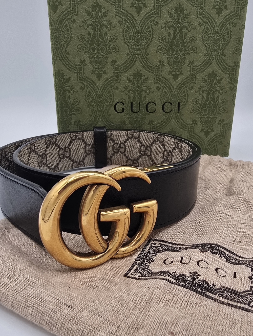 Gucci GG Marmont Reversible Logo Belt in Beige/Black with Gold Hardware Size 80